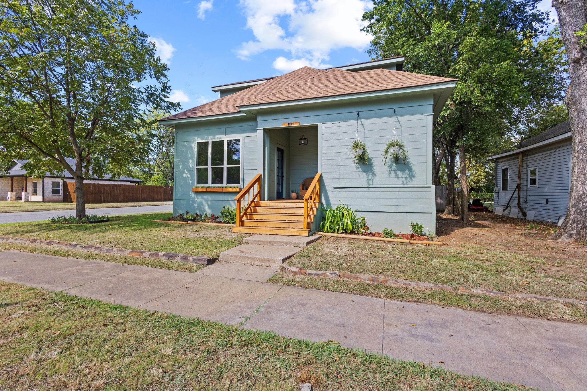 831 W Owing Street Denison TX 75020