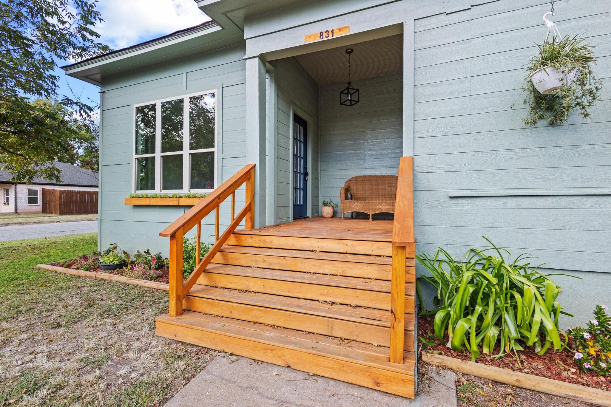 831 W Owing Street Denison TX 75020