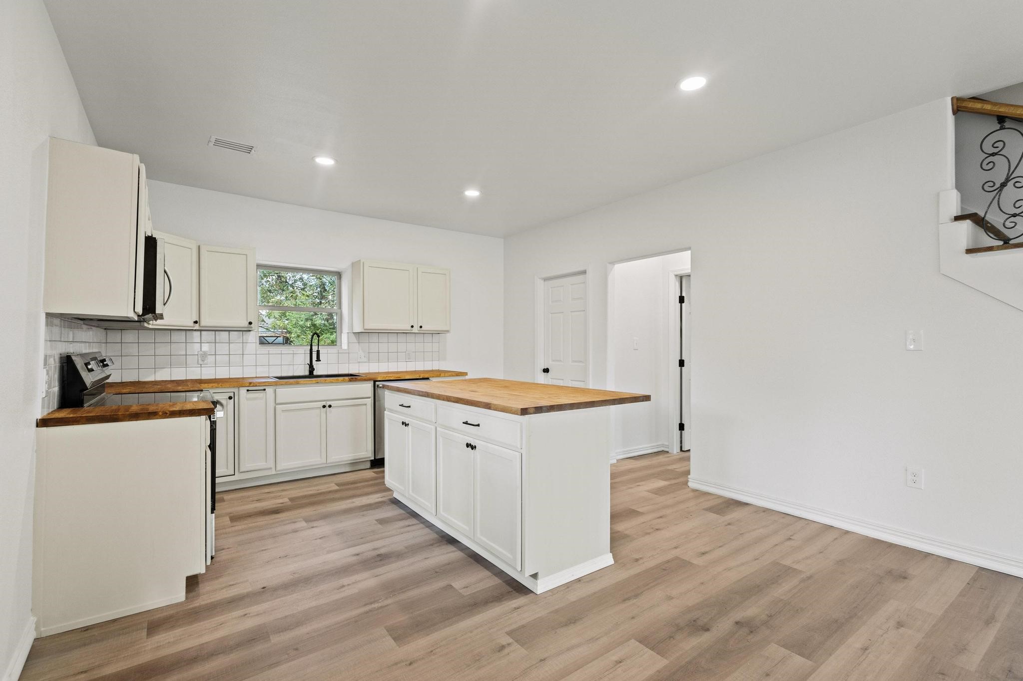 831 W Owing Street Denison TX 75020