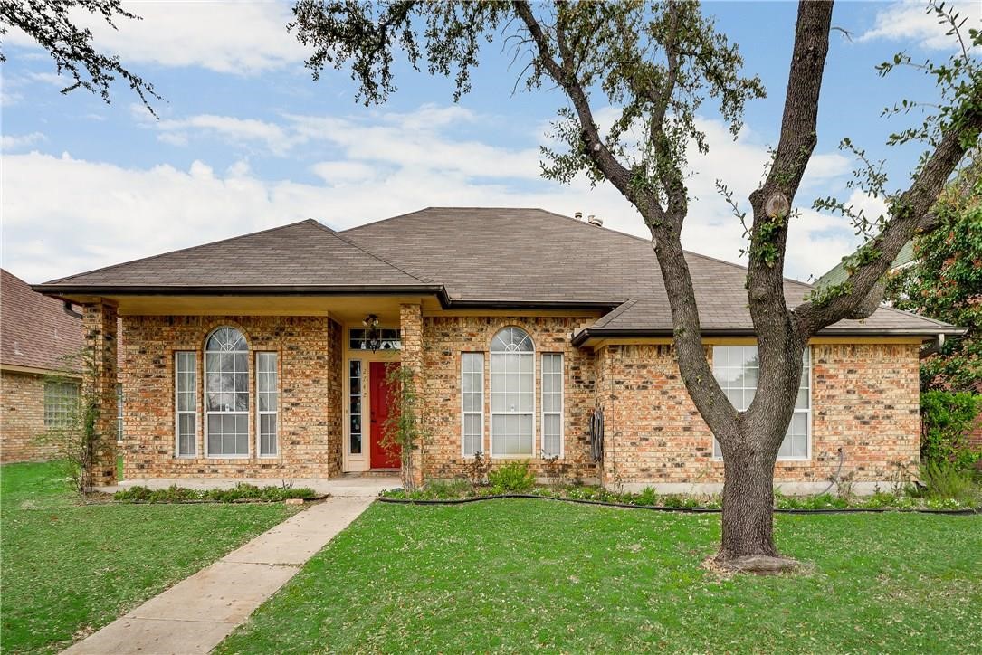 2742 Claremont Drive Grand Prairie TX 75052