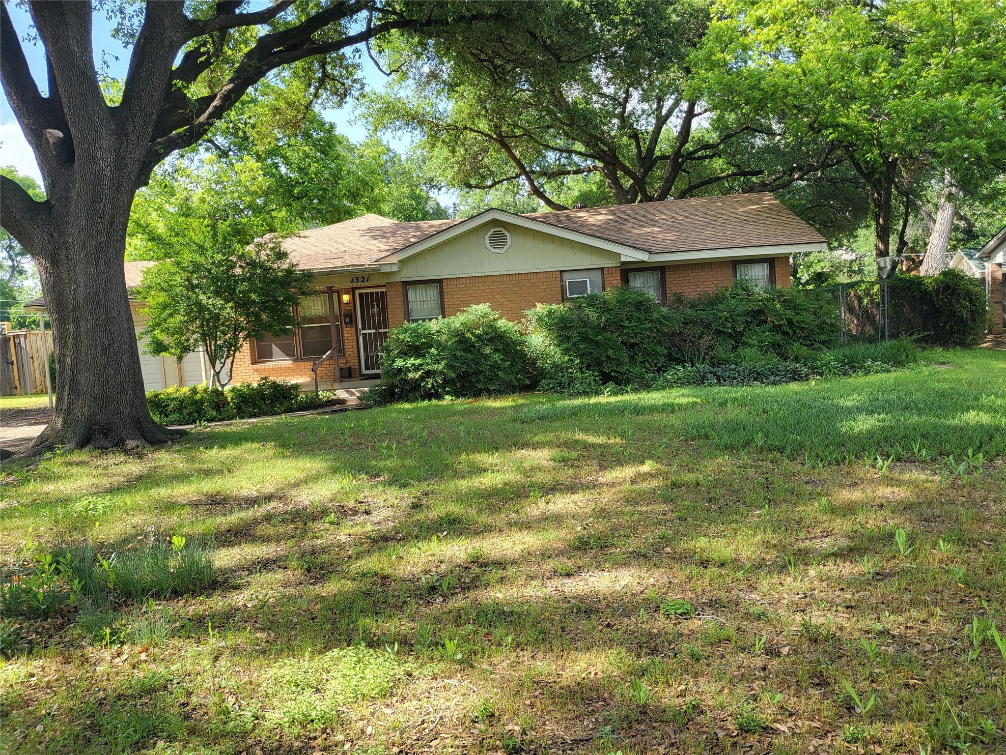1321 Ridgewood Terrace Arlington TX 76012