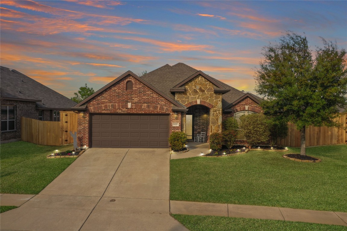 8325 Spitfire Trail Aubrey TX 76227