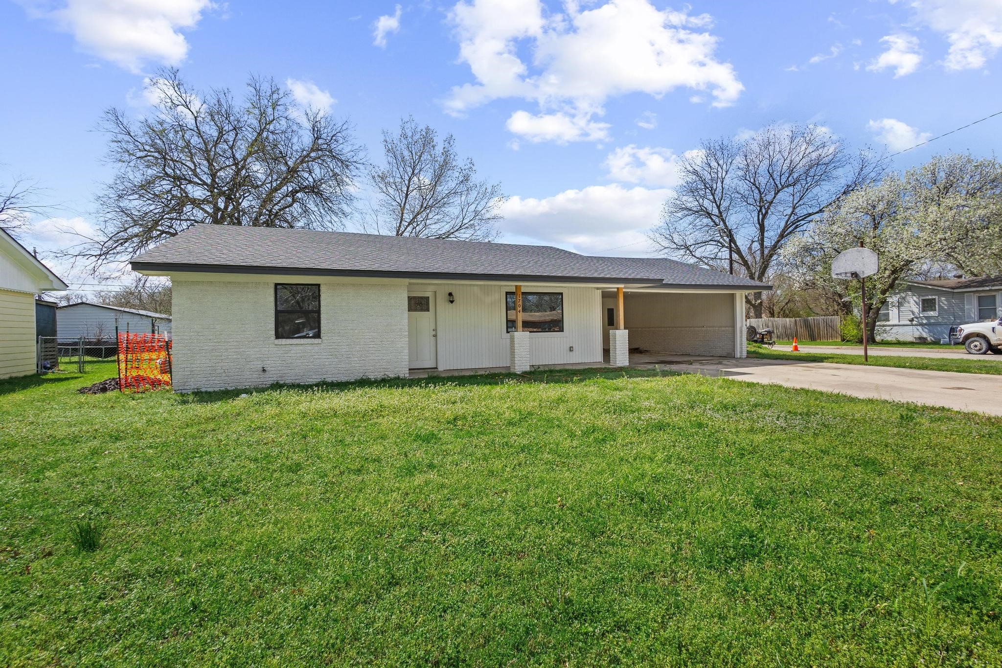 1704 Harris Street Gainesville TX 76240