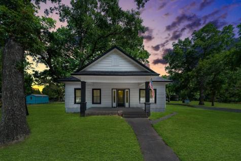 501 S Magnolia Street Aubrey TX 76227