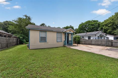 8914 Cardella Avenue Dallas TX 75217