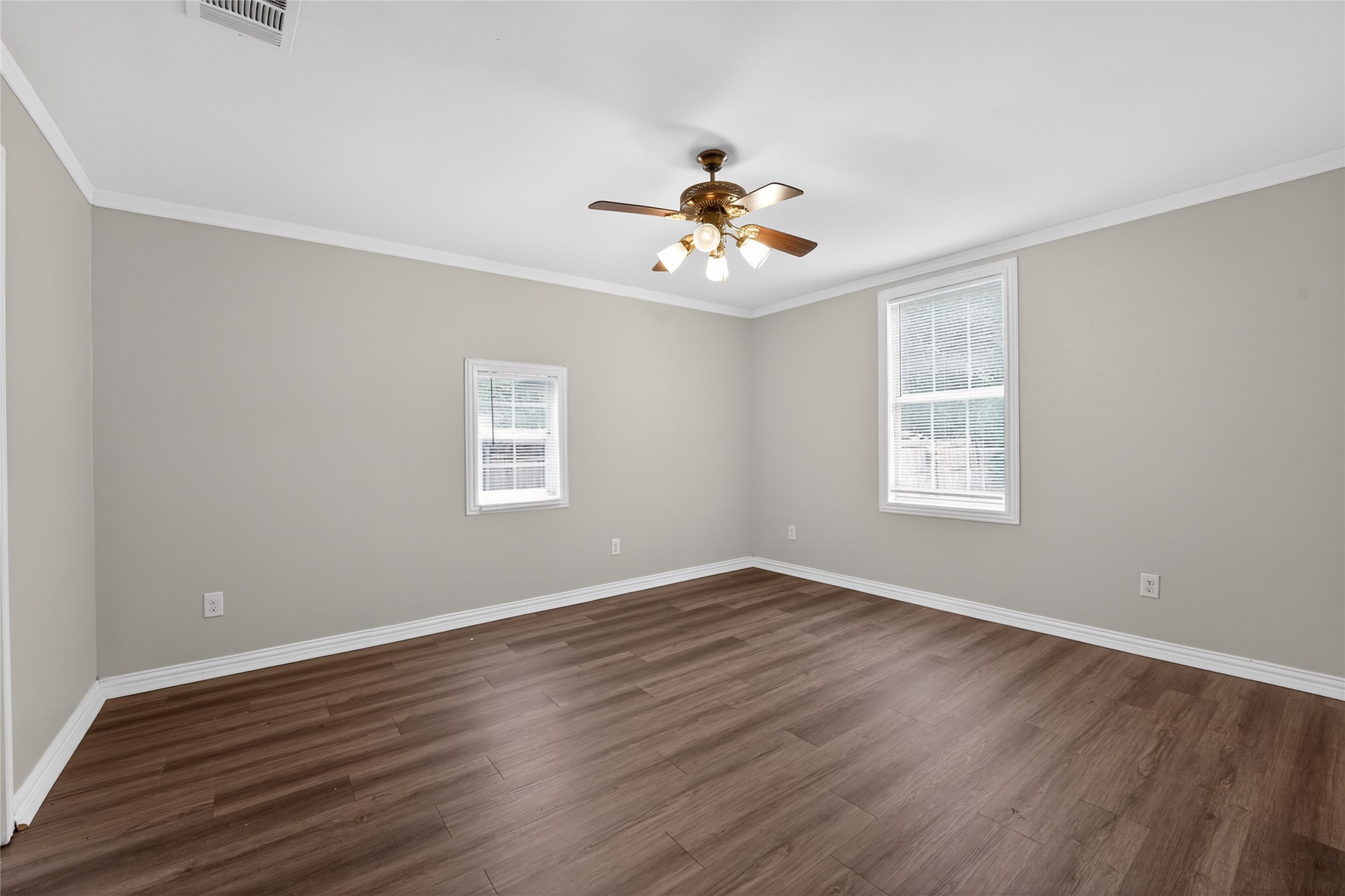 8914 Cardella Avenue Dallas TX 75217