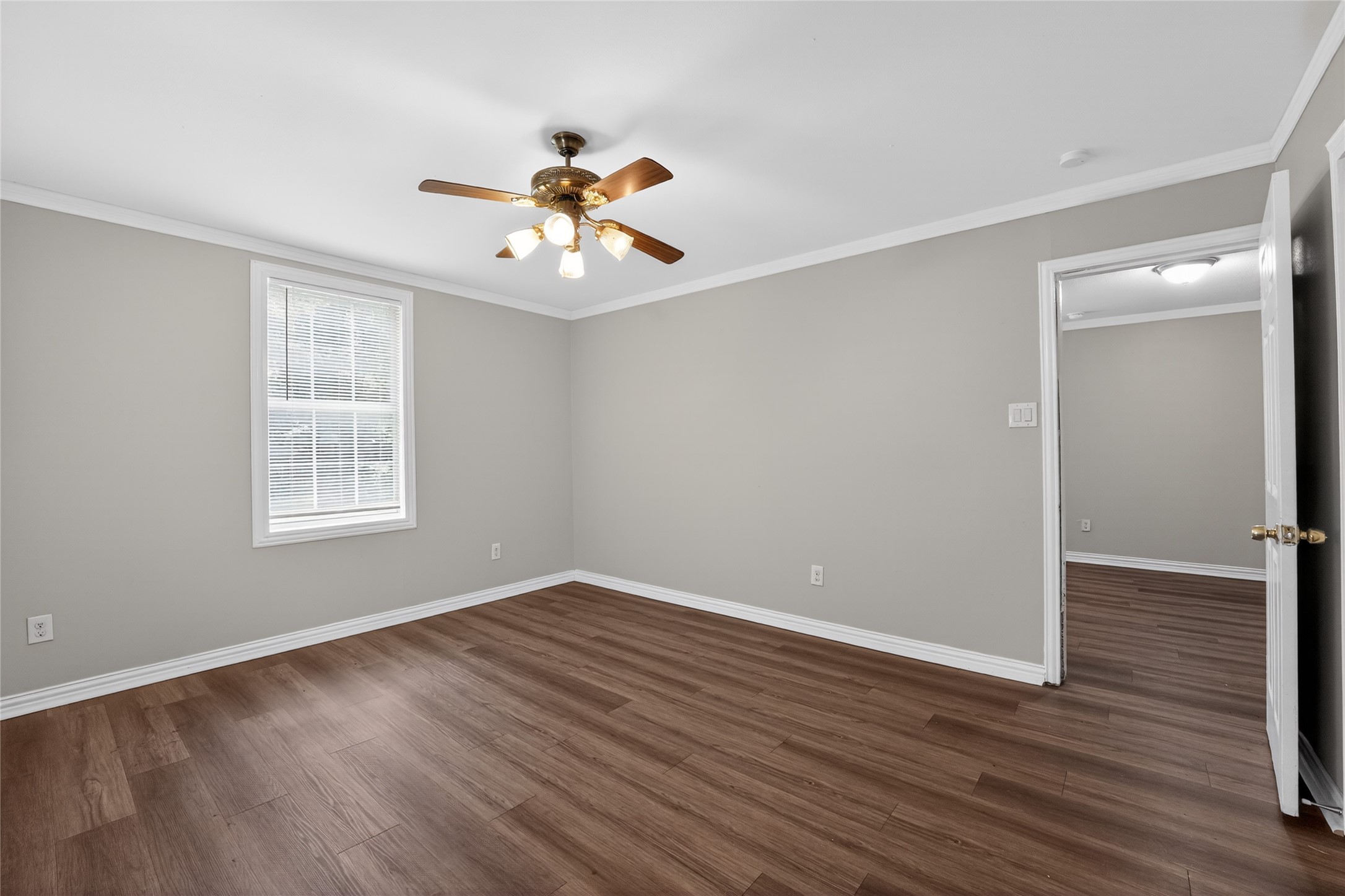 8914 Cardella Avenue Dallas TX 75217