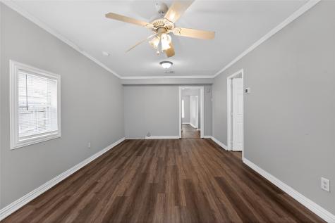 8914 Cardella Avenue Dallas TX 75217