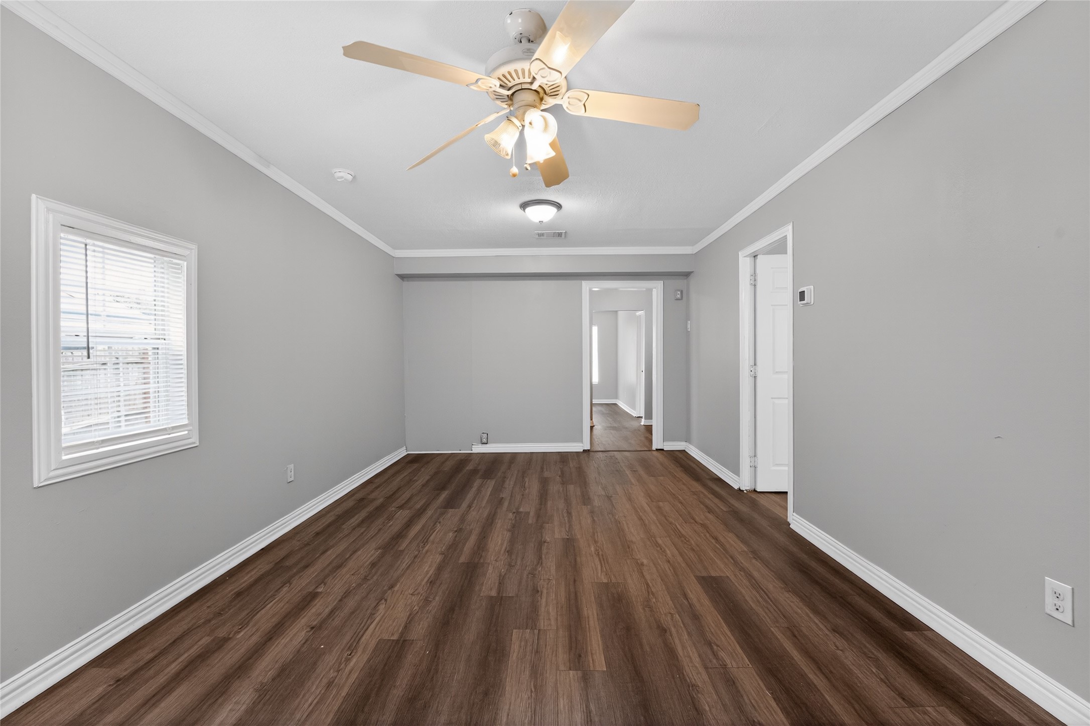 8914 Cardella Avenue Dallas TX 75217