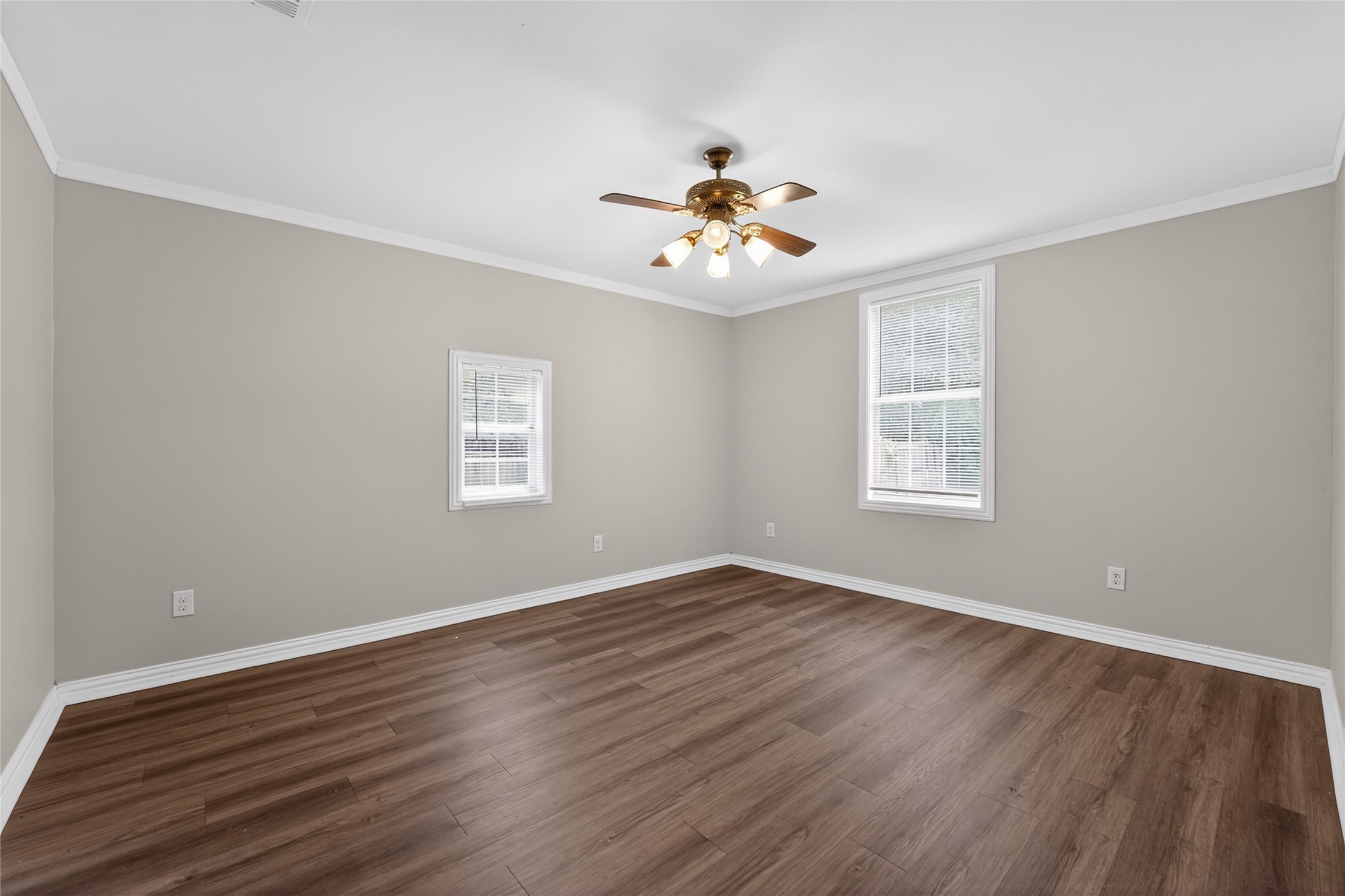 8914 Cardella Avenue Dallas TX 75217