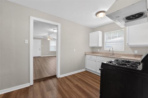 8914 Cardella Avenue Dallas TX 75217