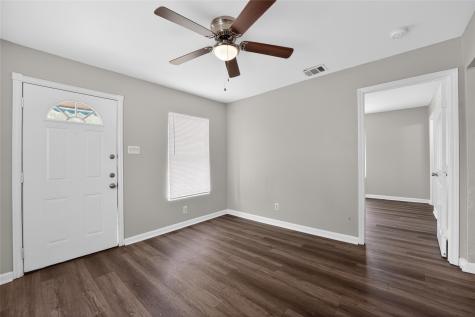 8914 Cardella Avenue Dallas TX 75217
