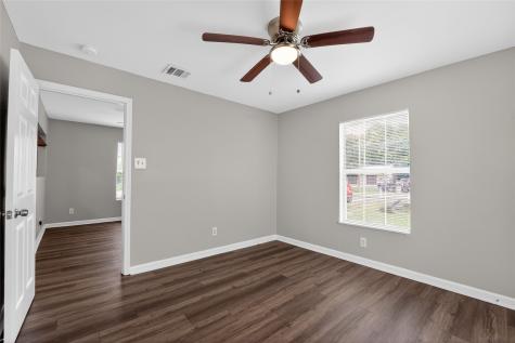 8914 Cardella Avenue Dallas TX 75217