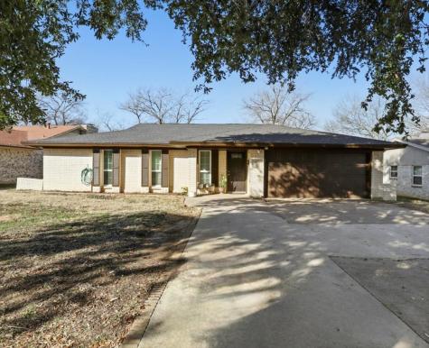 1622 Brent Court Grand Prairie TX 75051