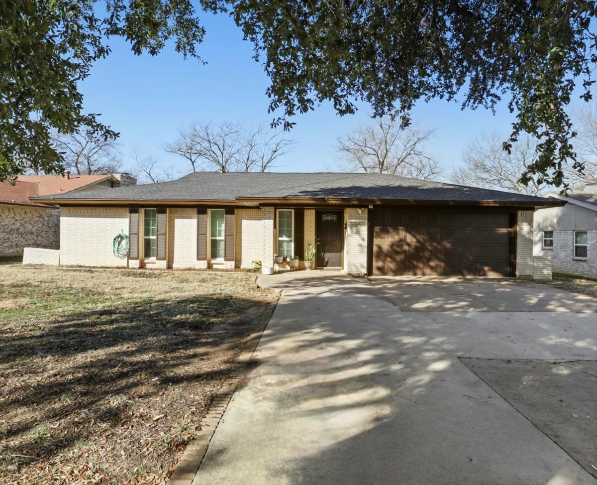 1622 Brent Court Grand Prairie TX 75051