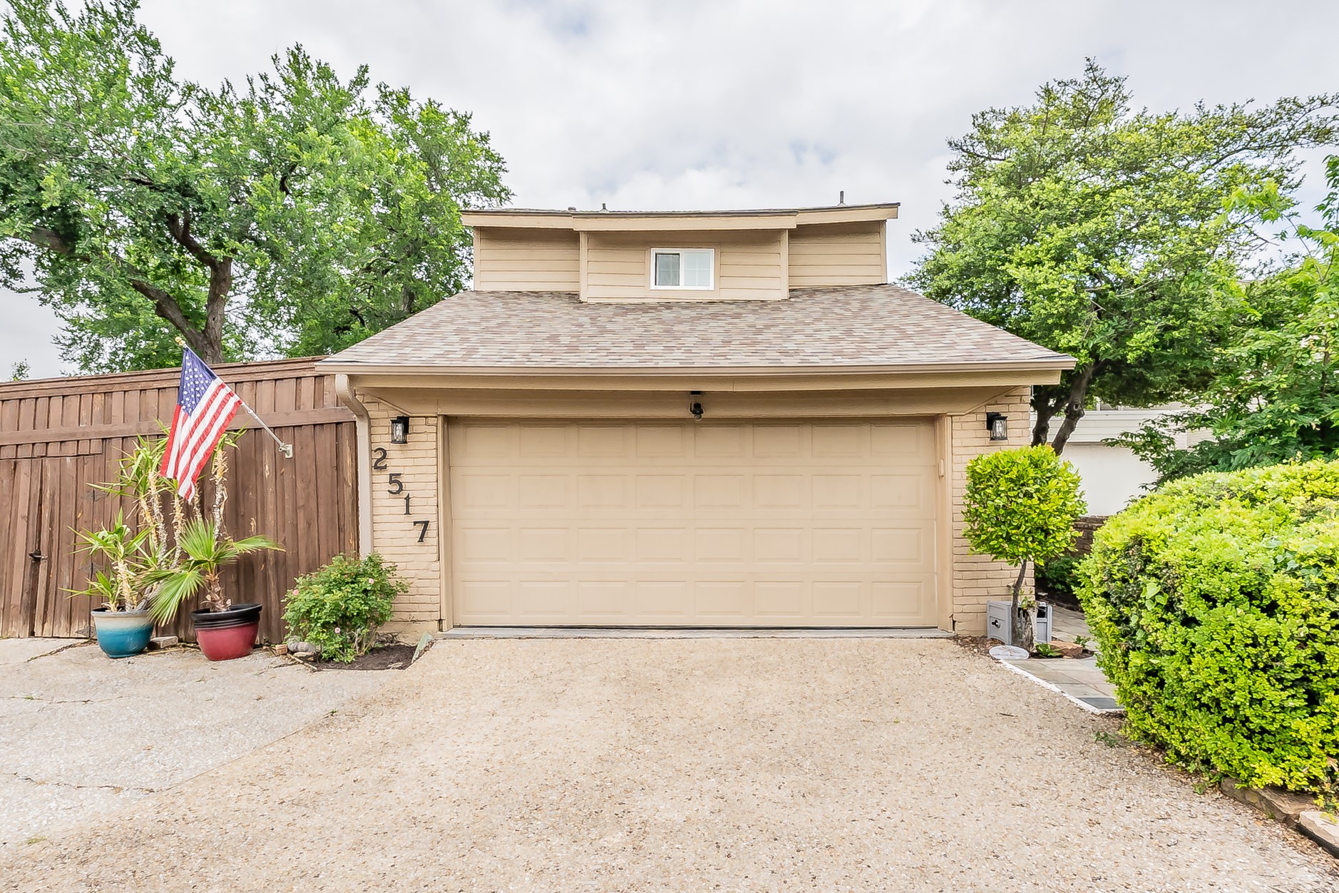 2517 Country Place Carrollton TX 75006