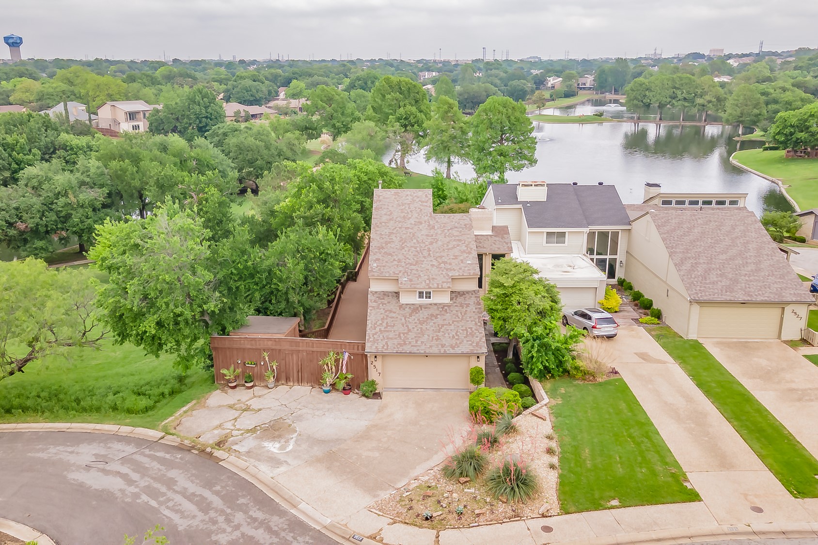 2517 Country Place Carrollton TX 75006