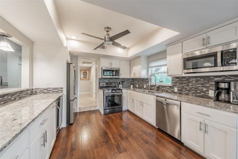 2517 Country Place Carrollton TX 75006