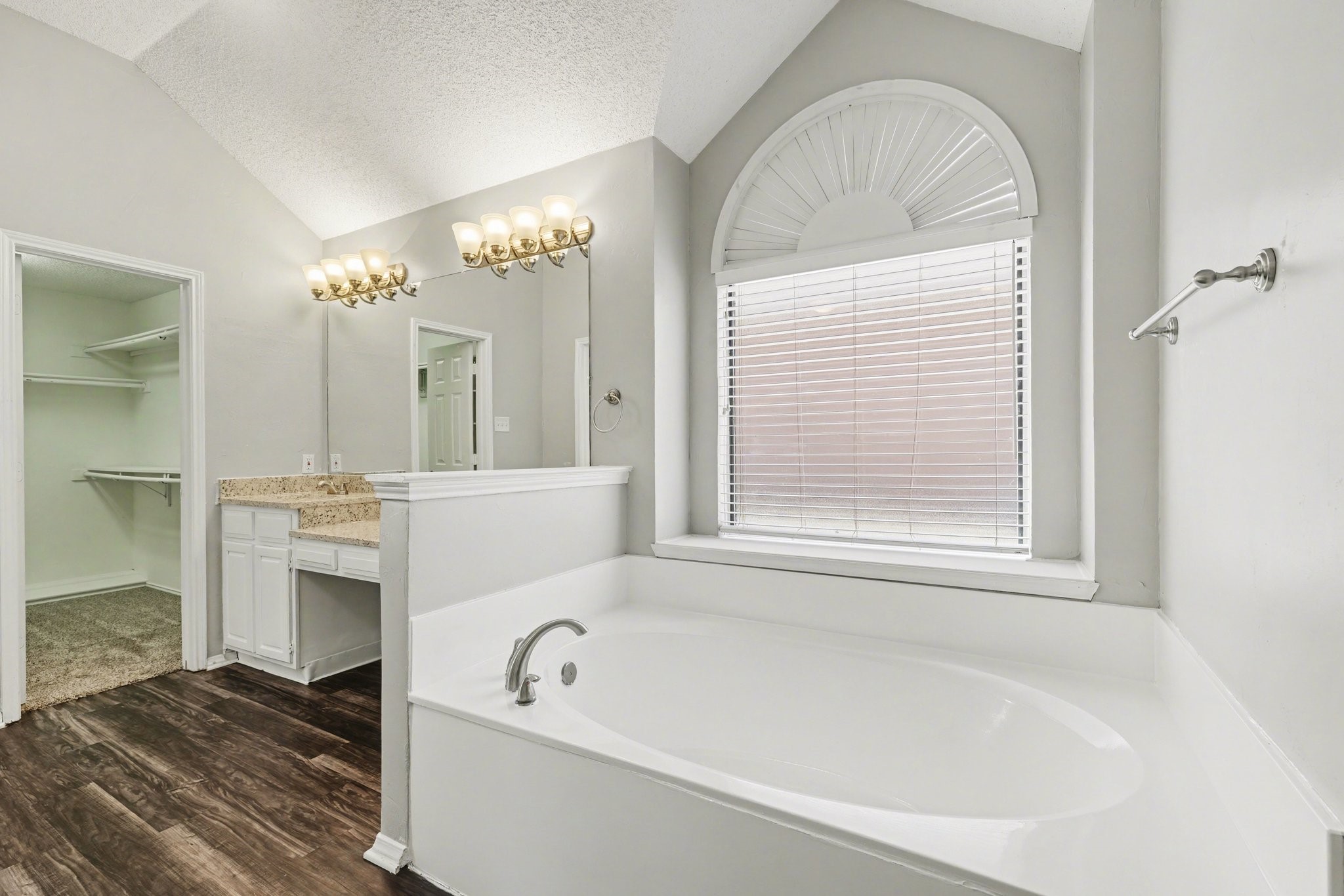 6804 Greenleaf Drive North Richland Hills TX 76182