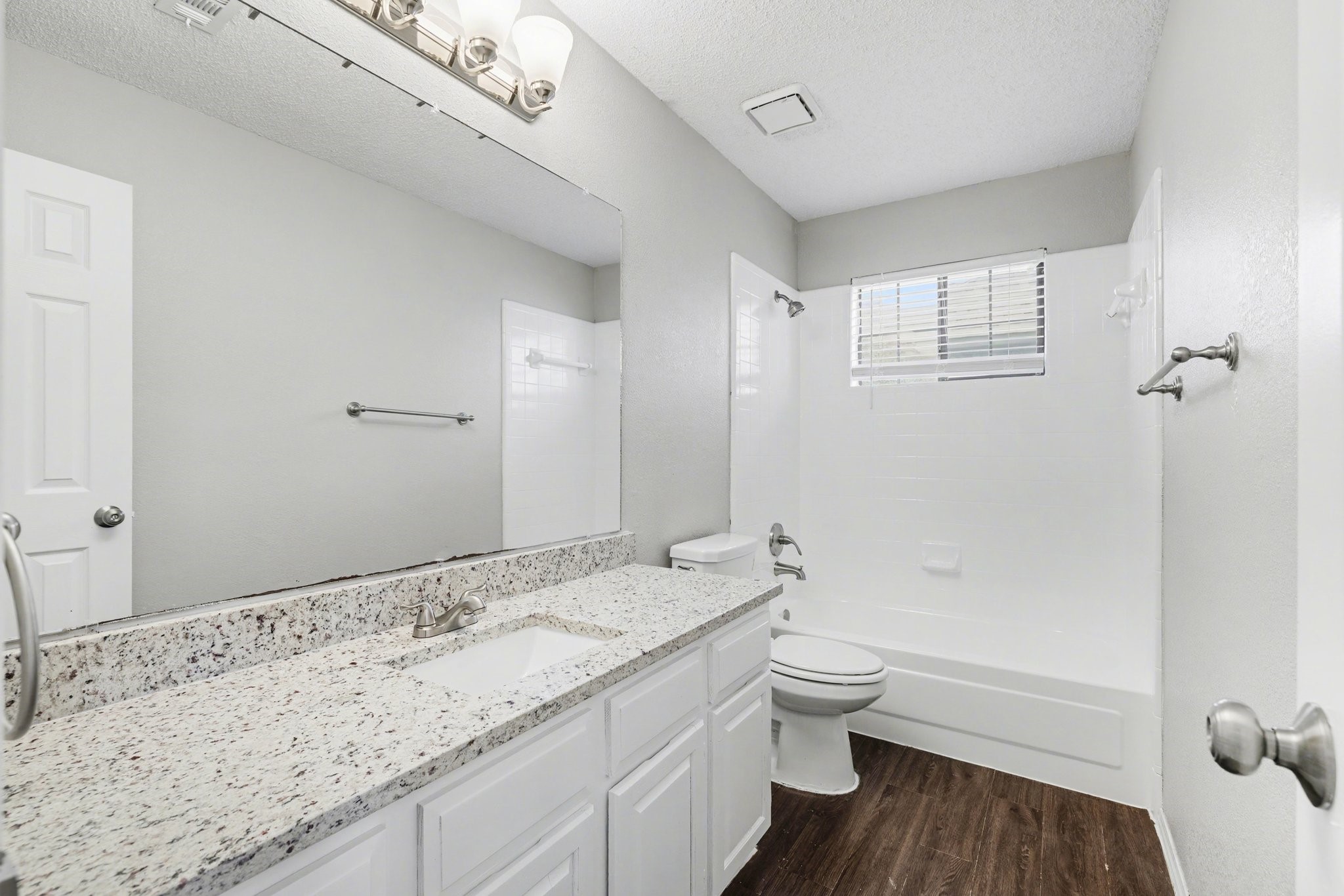 6804 Greenleaf Drive North Richland Hills TX 76182
