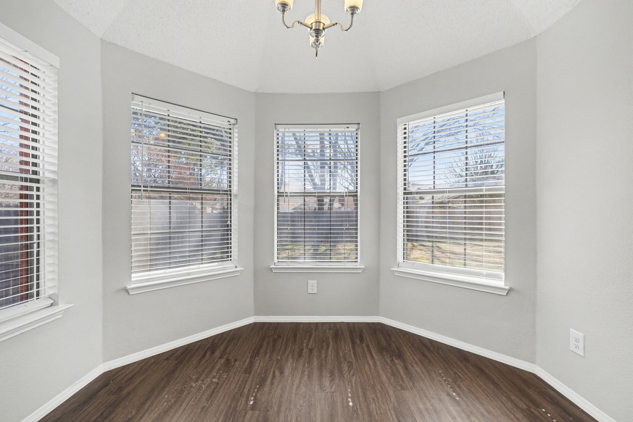 6804 Greenleaf Drive North Richland Hills TX 76182