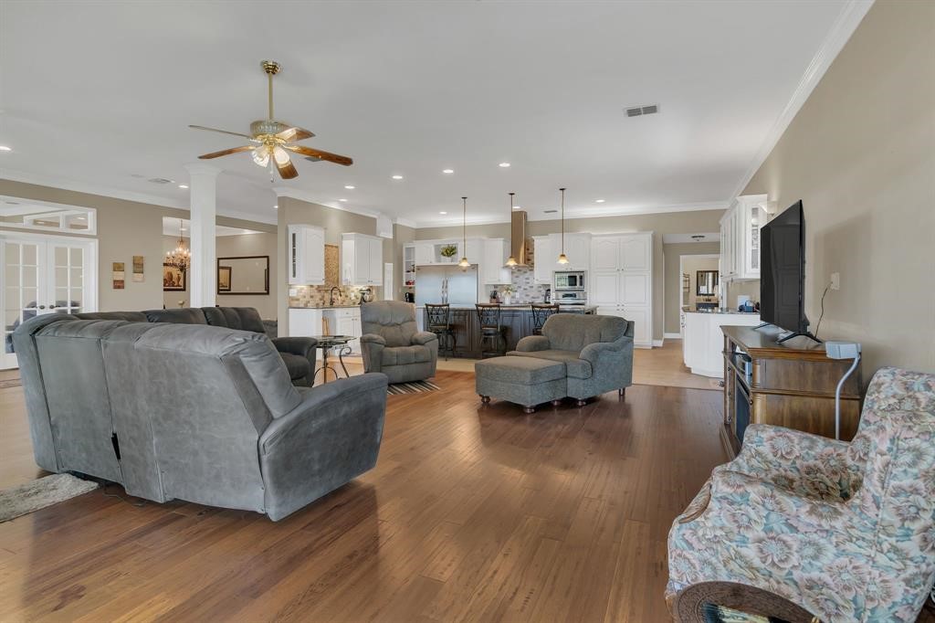 327 Saddle Club Road Weatherford TX 76088