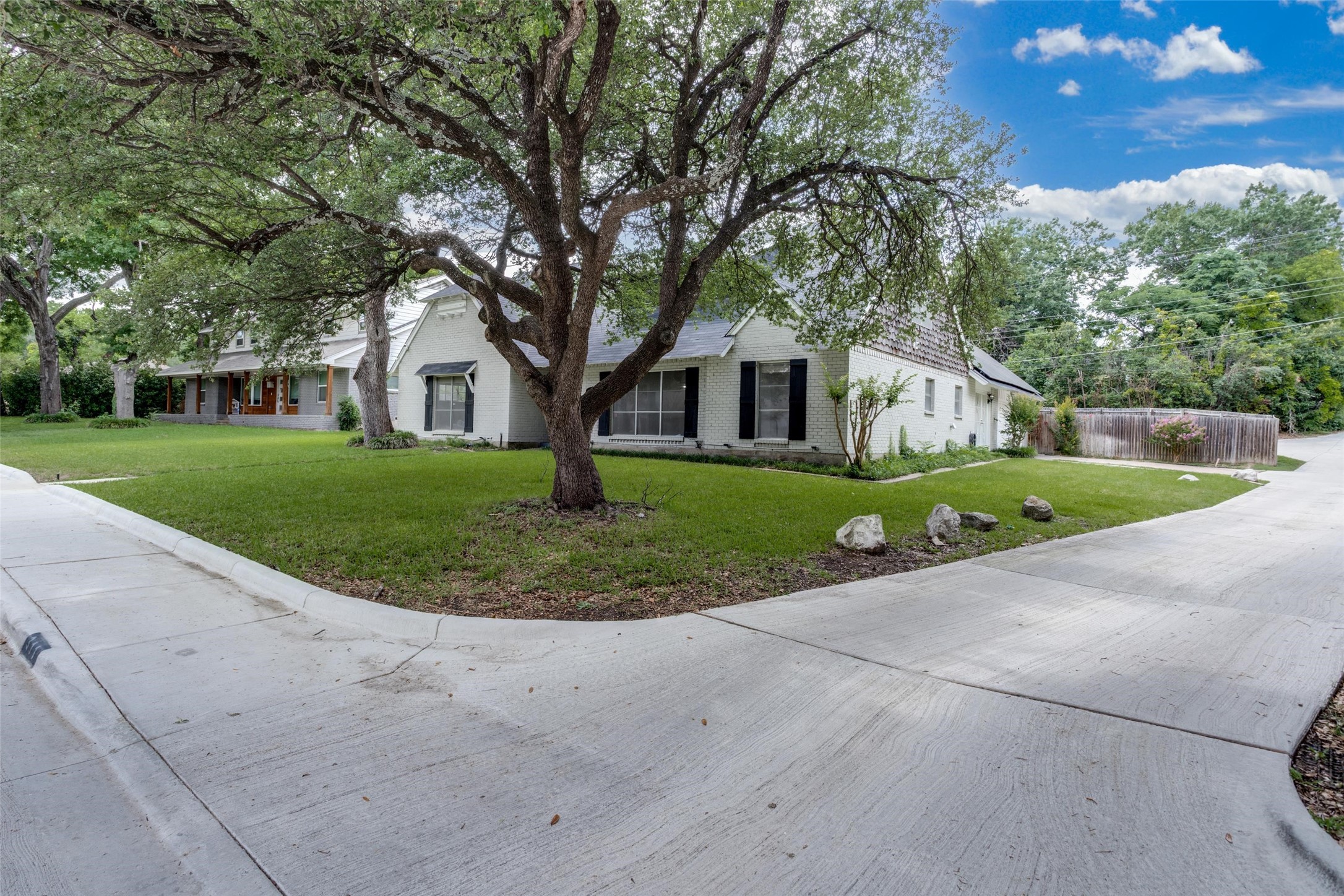 311 Glen Oaks Boulevard Dallas TX 75232