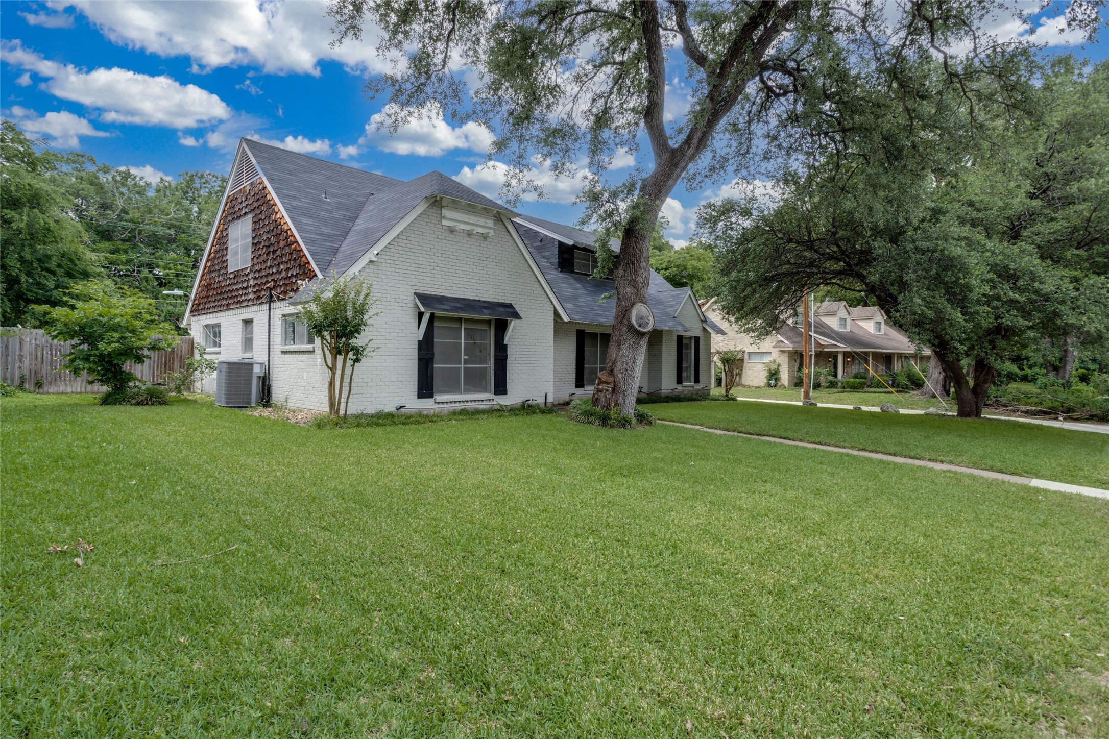 311 Glen Oaks Boulevard Dallas TX 75232