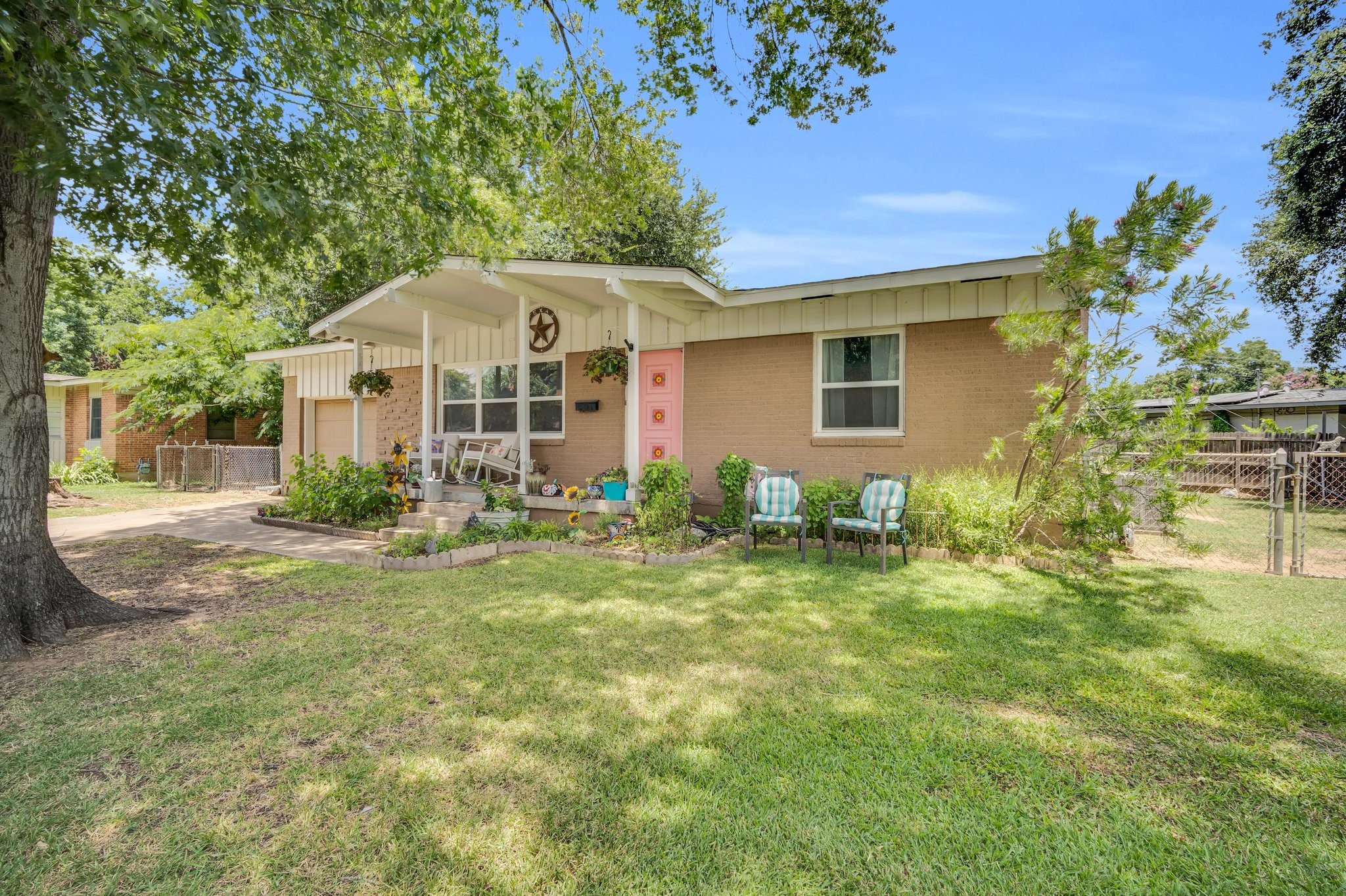 1407 Juanita Drive Arlington TX 76013