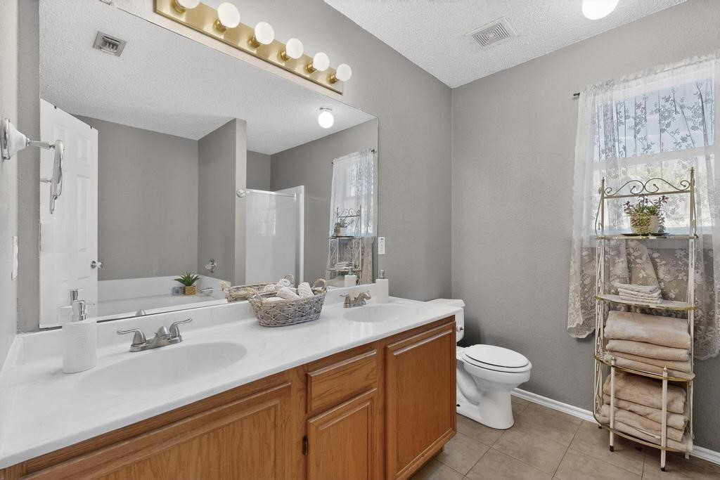 10604 Cobblestone Drive Benbrook TX 76126