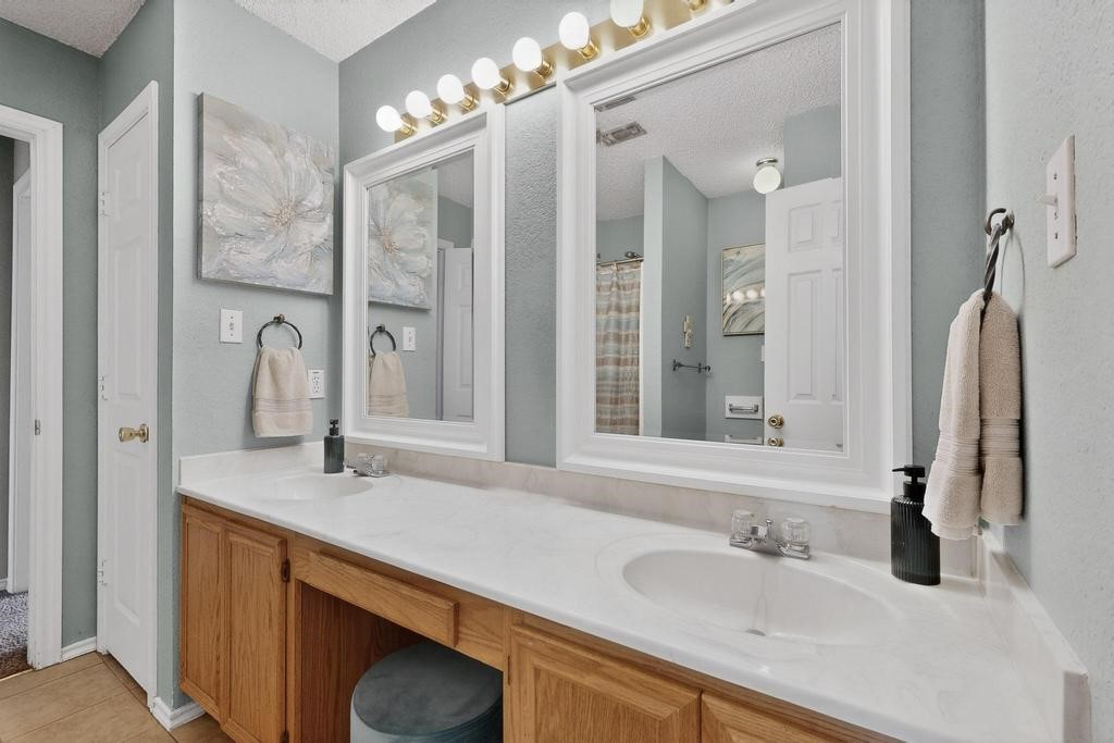 10604 Cobblestone Drive Benbrook TX 76126