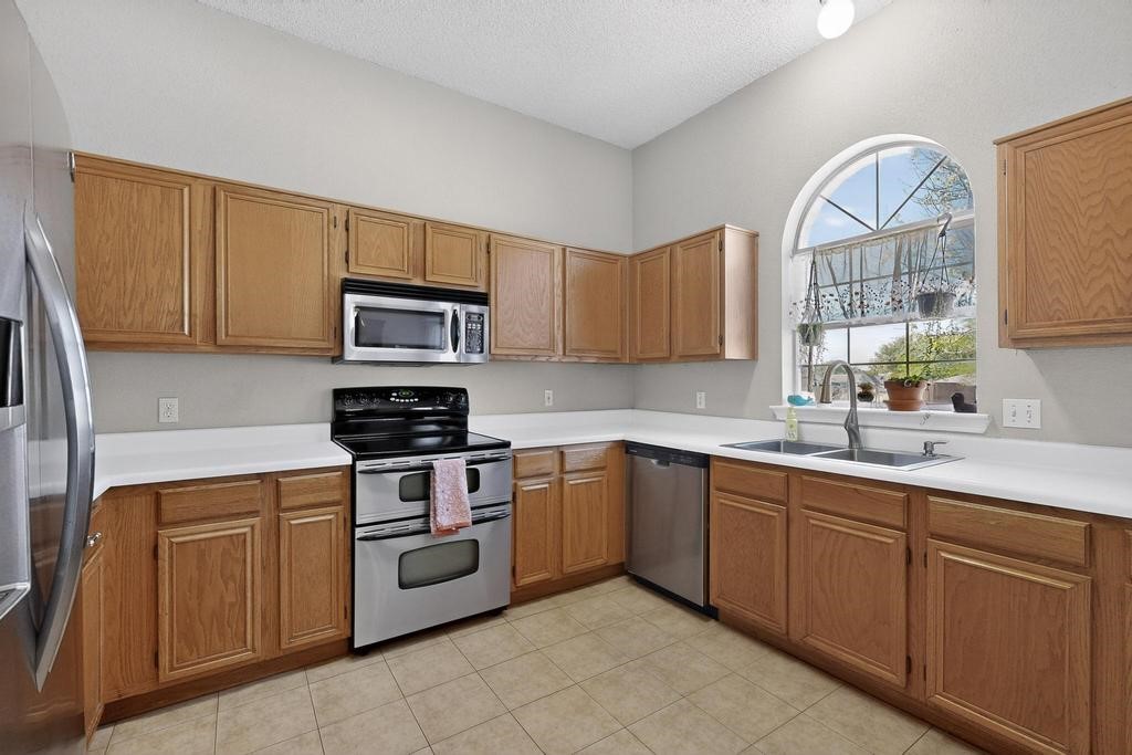 10604 Cobblestone Drive Benbrook TX 76126