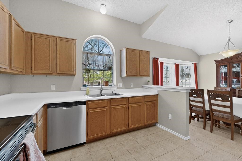 10604 Cobblestone Drive Benbrook TX 76126
