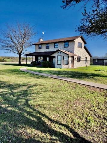 4279 N Us Highway 69 Leonard TX 75452