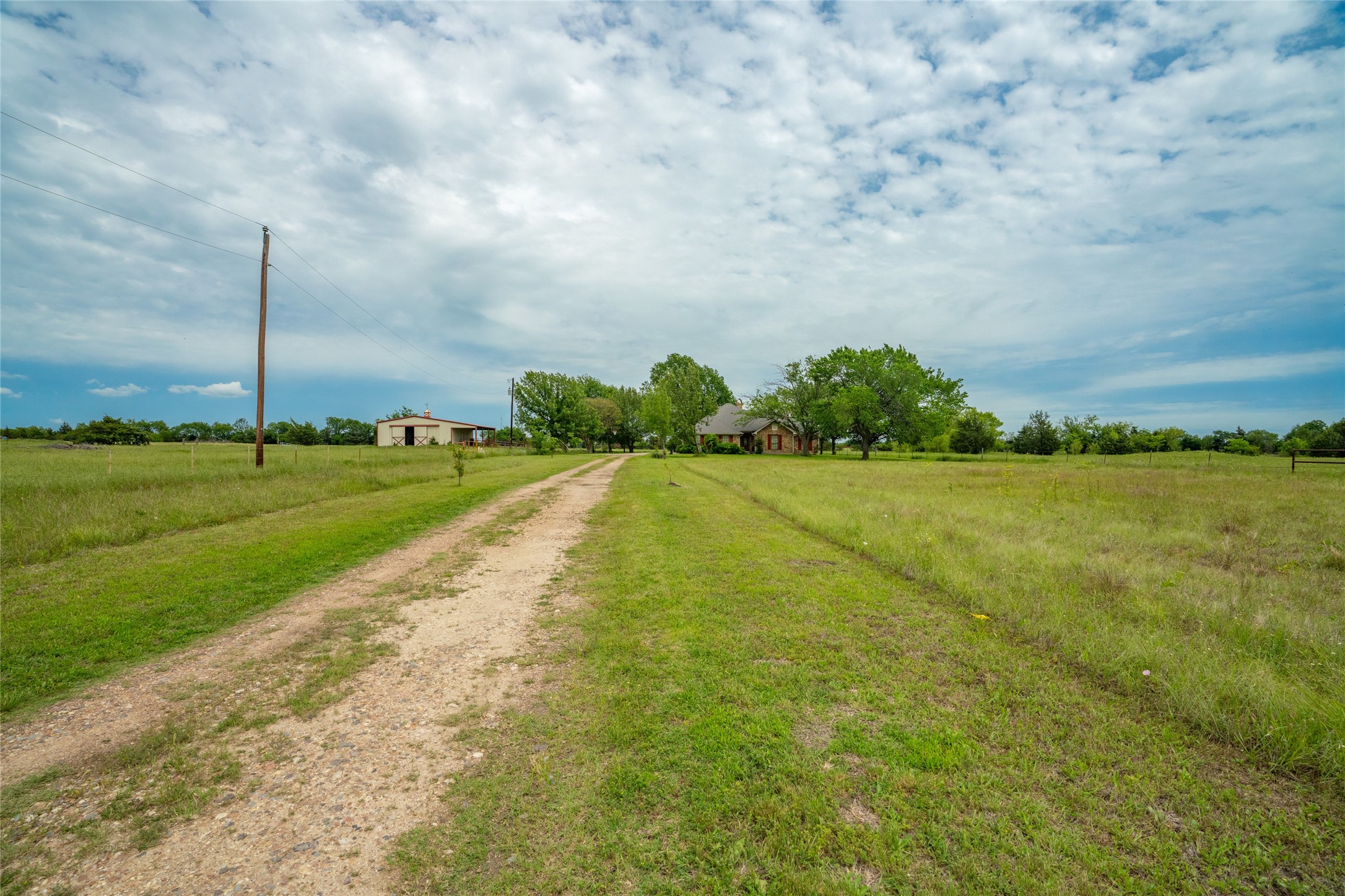 3677 County Road 4424 Commerce TX 75428