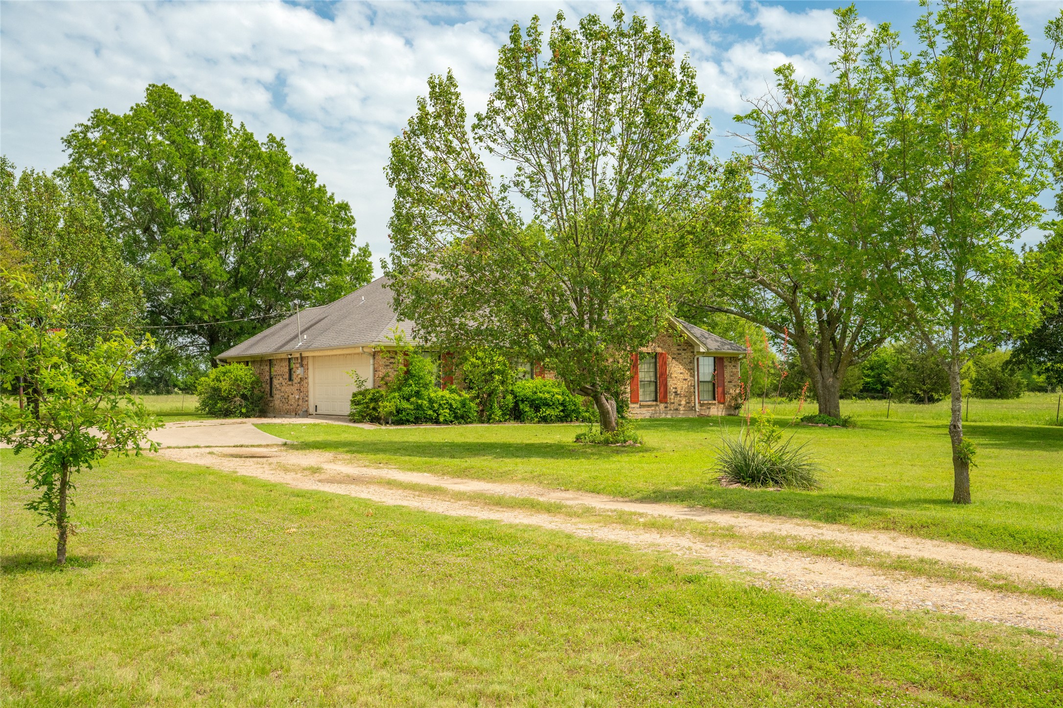 3677 County Road 4424 Commerce TX 75428