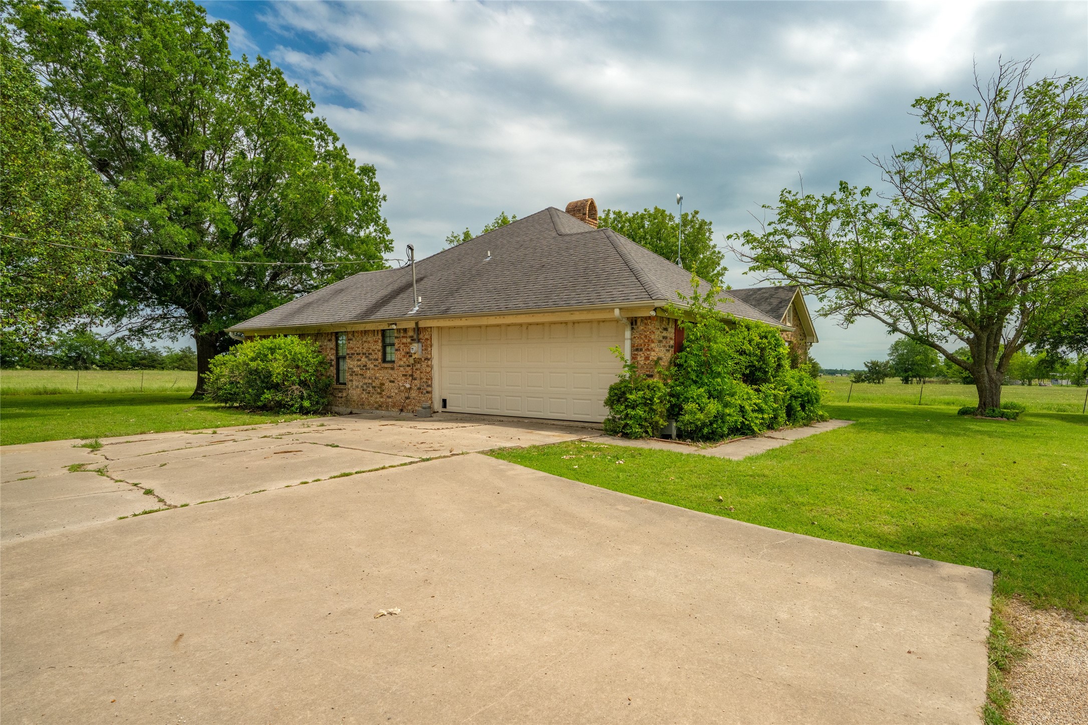 3677 County Road 4424 Commerce TX 75428