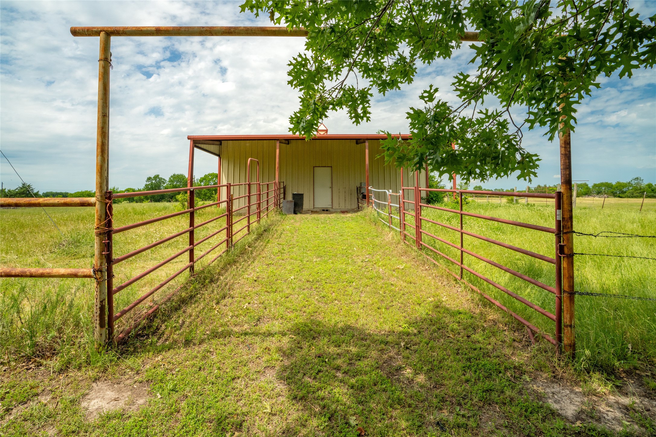 3677 County Road 4424 Commerce TX 75428