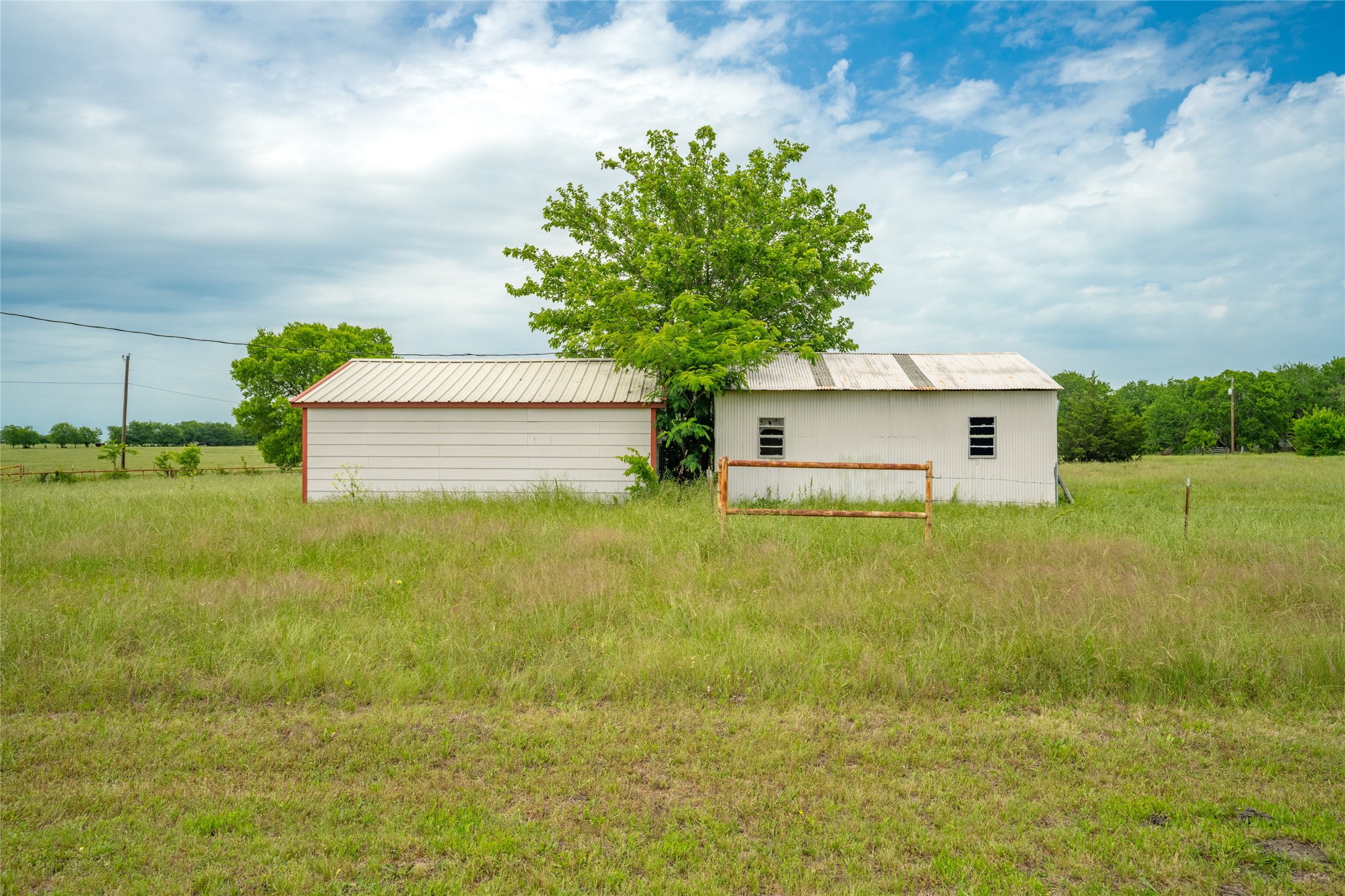 3677 County Road 4424 Commerce TX 75428