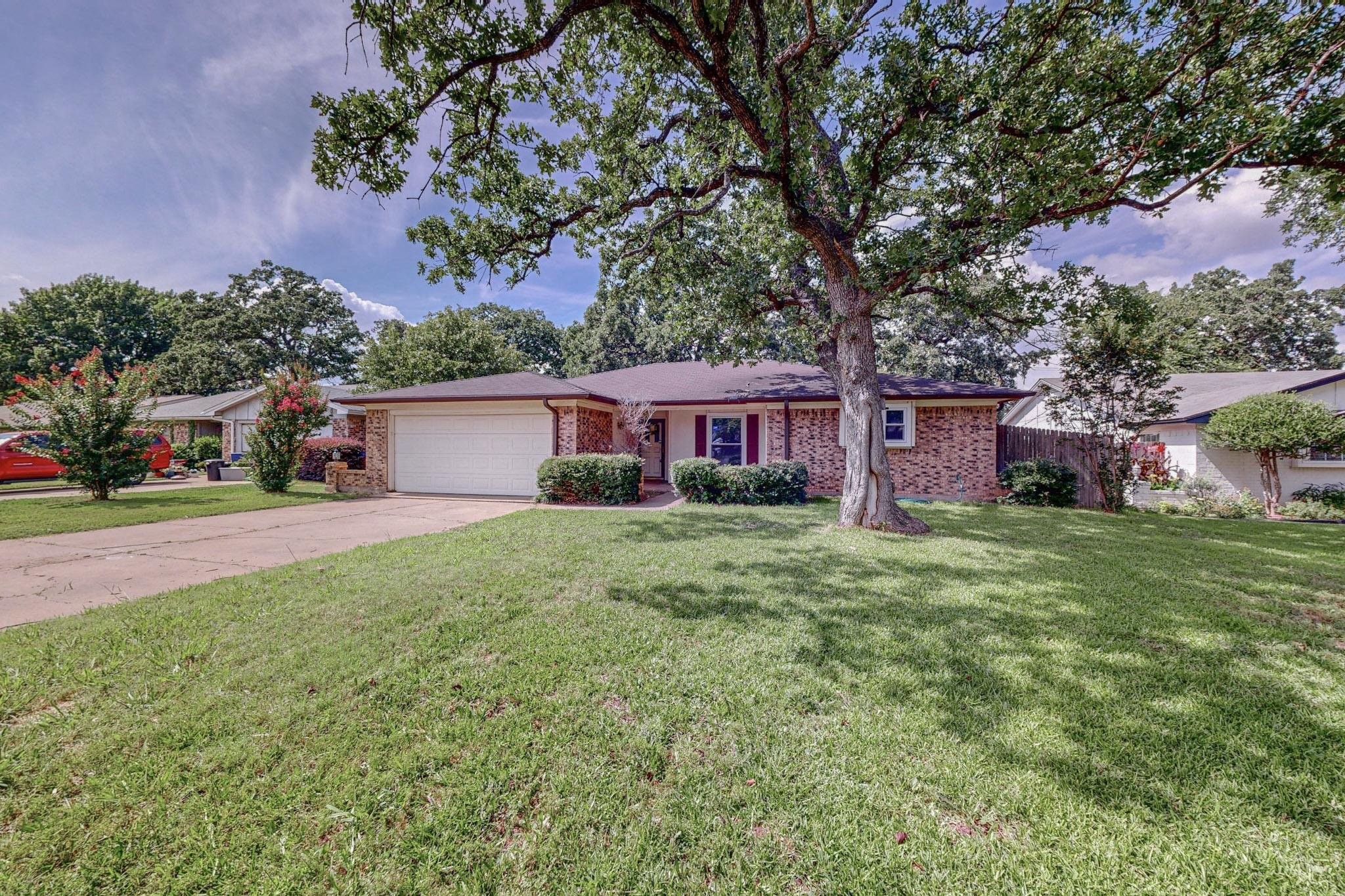 3901 Cedarwood Court Arlington TX 76017