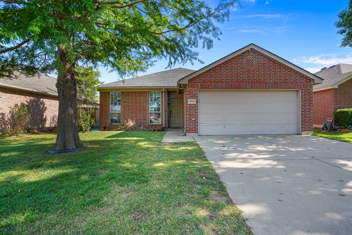 4304 Bent Oaks Drive Arlington TX 76001