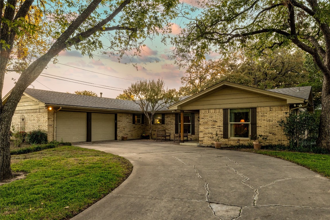 1708 Elmhurst Court Arlington TX 76012