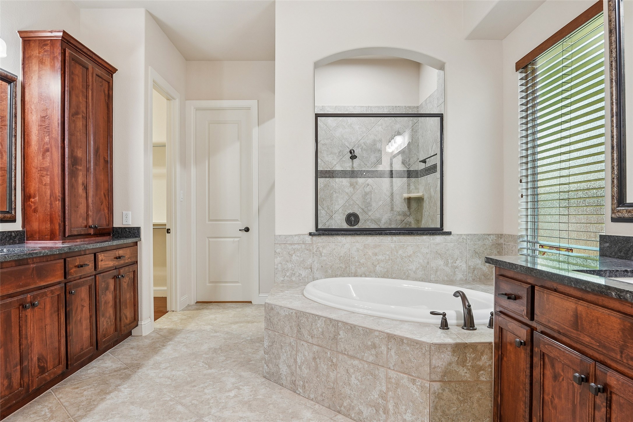 1225 Huron Drive Grapevine TX 76051