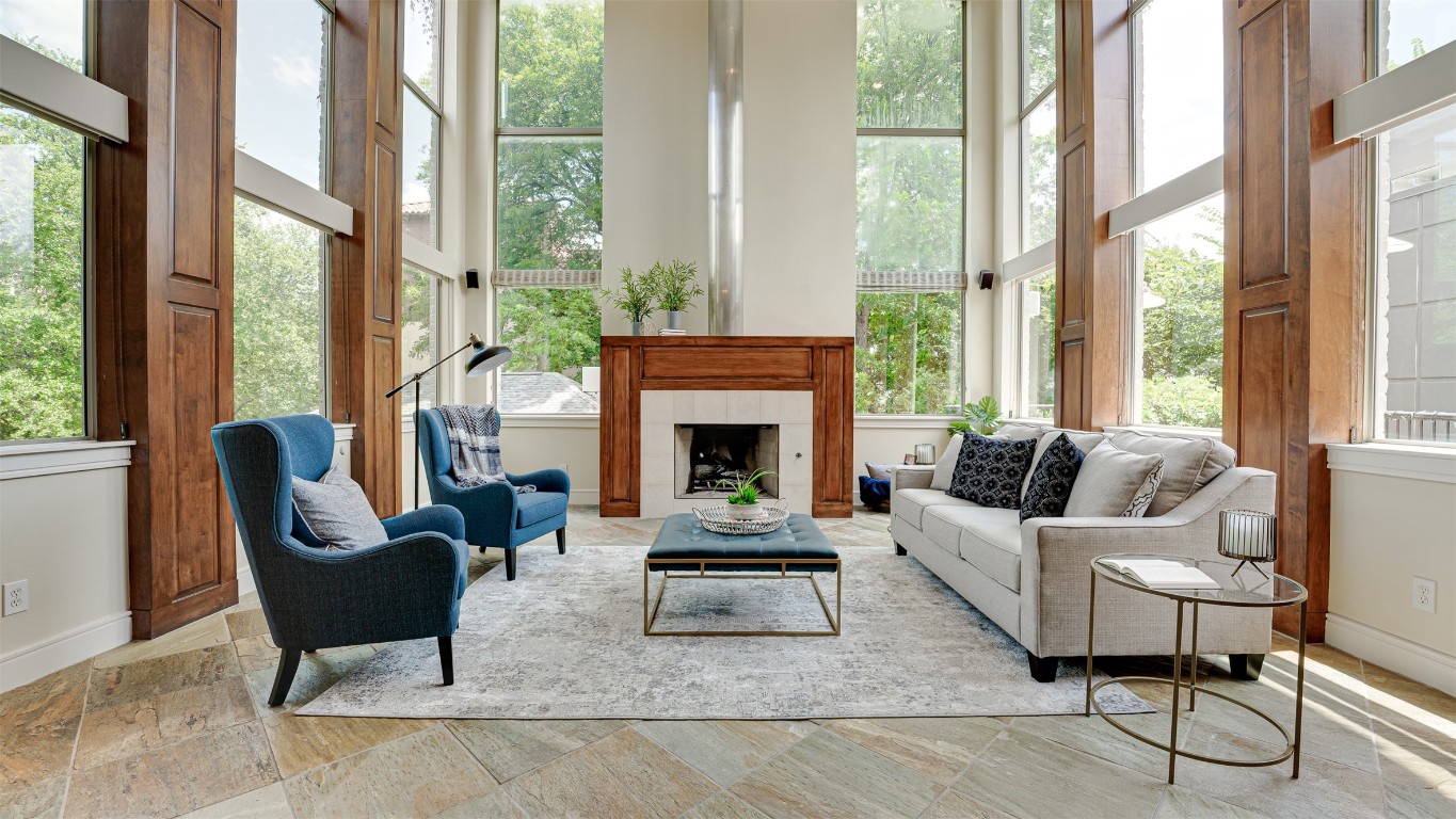 2211 Allen Street Dallas TX 75204
