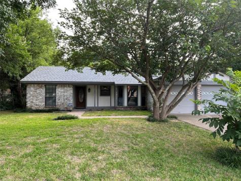 302 Lois Street Roanoke TX 76262