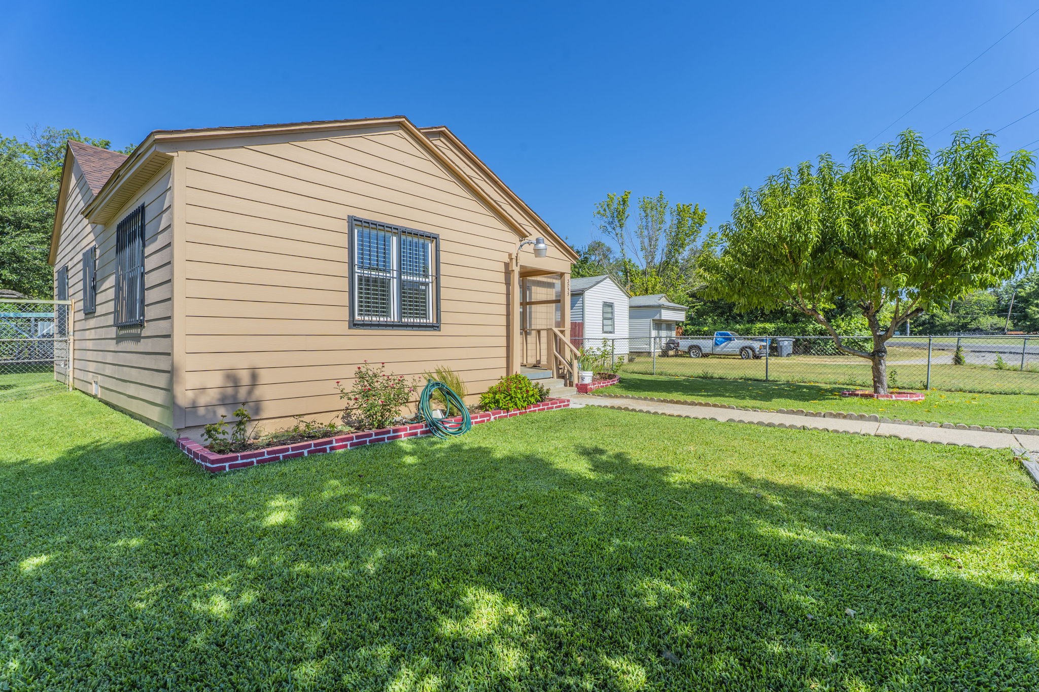 3055 Frio Drive Dallas TX 75216