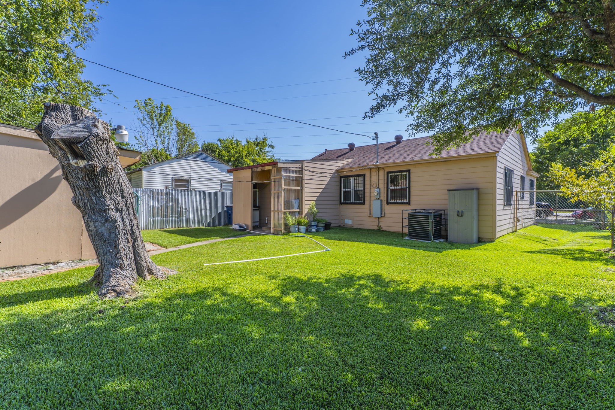 3055 Frio Drive Dallas TX 75216