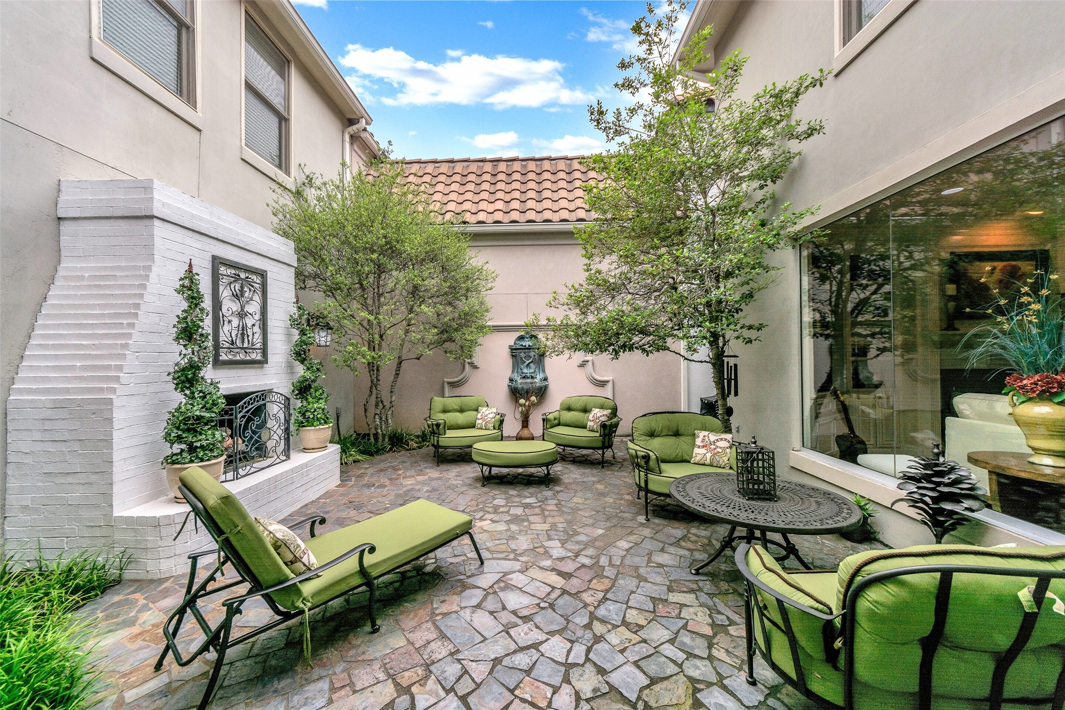 415 Wyndham Crest Westworth Village TX 76114