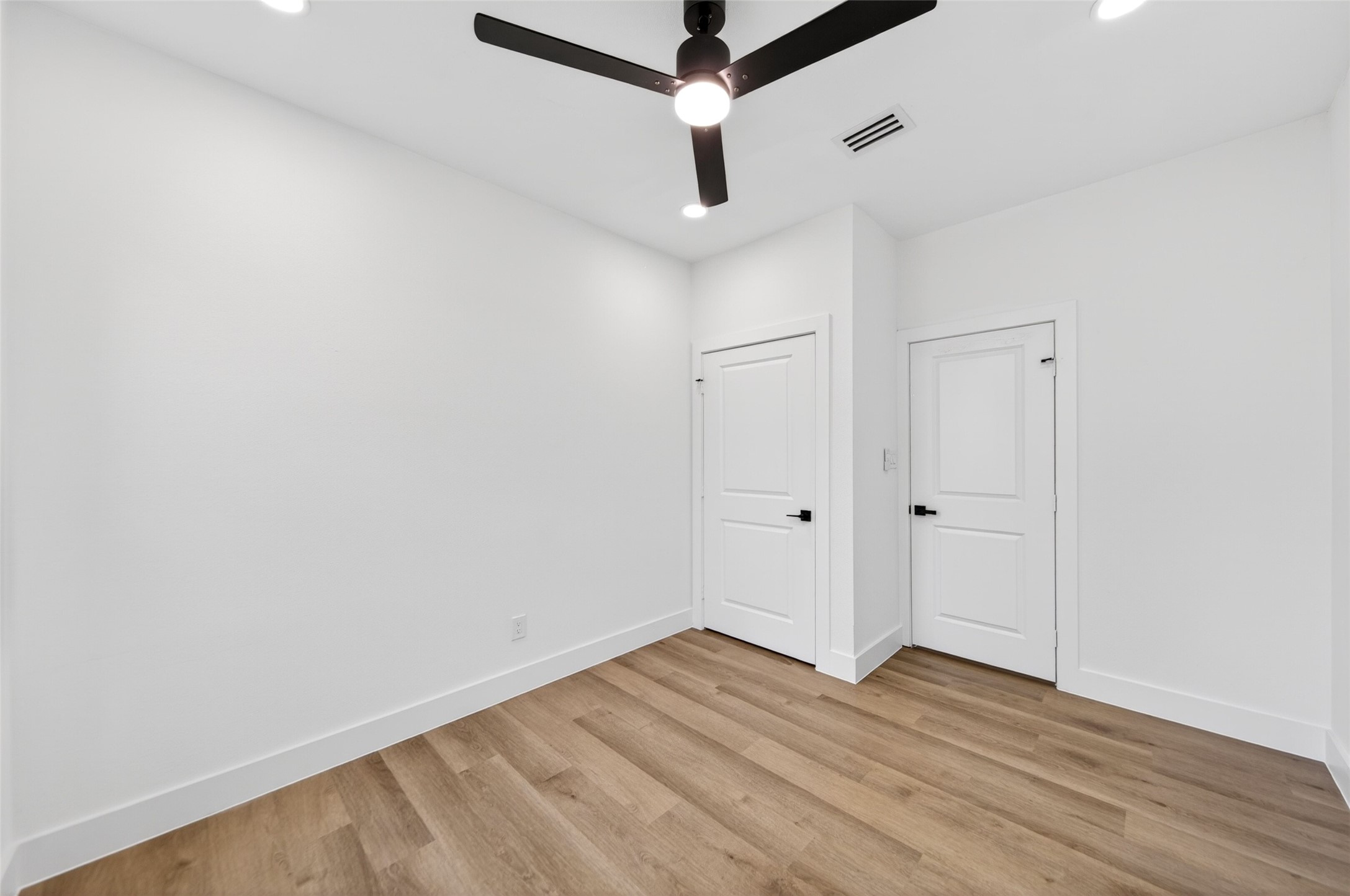 1213 Sycamore Drive Carrollton TX 75007