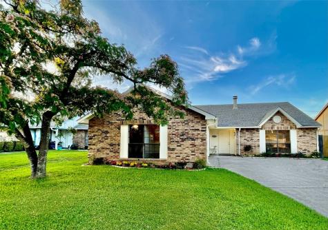 2209 Sharpshire Lane Arlington TX 76014